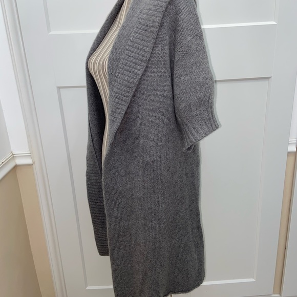 Lord & Taylor 100% Cashmere Gray Long Sweater. - Picture 4 of 7